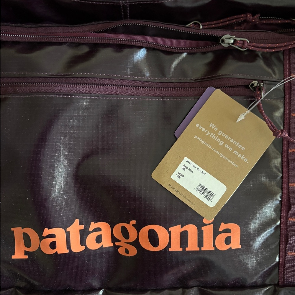 NWT Patagonia Black Hole Mini MLC 26L Travel Laptop Bag Pack Backpack #49265 - Picture 3 of 14